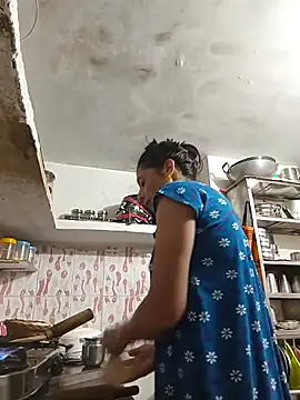 Snapshot of ISHANI-SINGH chatting on 09/29/25, 03:22 ISHANI-SINGH online show from 09/29/25, 03:22