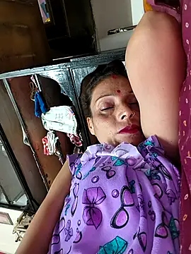 Snapshot of ISHANI-SINGH chatting on 09/29/25, 06:13 ISHANI-SINGH online show from 09/29/25, 06:13