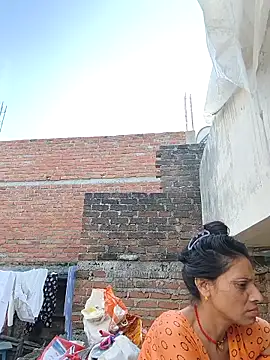 Snapshot of ISHANI-SINGH chatting on 10/04/25, 02:09 ISHANI-SINGH online show from 10/04/25, 02:09