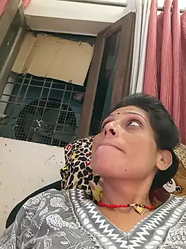 Snapshot of ISHANI-SINGH chatting on 10/14/25, 02:18 ISHANI-SINGH online show from 10/14/25, 02:18