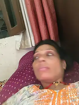 Snapshot of ISHANI-SINGH chatting on 10/15/25, 03:45 ISHANI-SINGH online show from 10/15/25, 03:45