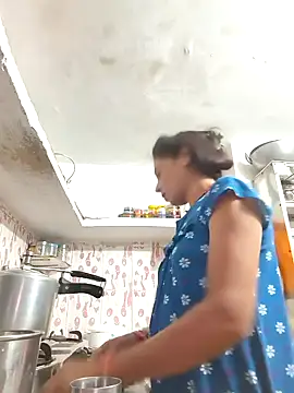 Snapshot of ISHANI-SINGH chatting on 10/23/25, 12:59 ISHANI-SINGH online show from 10/23/25, 12:59