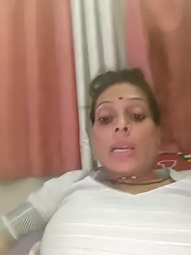 Snapshot of ISHANI-SINGH chatting on 10/26/25, 03:18 ISHANI-SINGH online show from 10/26/25, 03:18