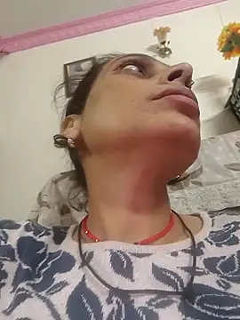 Snapshot of ISHANI-SINGH chatting on 12/20/25, 04:47 ISHANI-SINGH online show from 12/20/25, 04:47