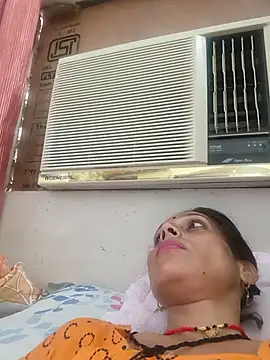 Snapshot of ISHANI-SINGH chatting on 07/05/26, 11:39 ISHANI-SINGH online show from 07/05/26, 11:39