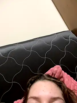 Snapshot of SafadaJS chatting on 11/18/25, 09:19 SafadaJS online show from 11/18/25, 09:19