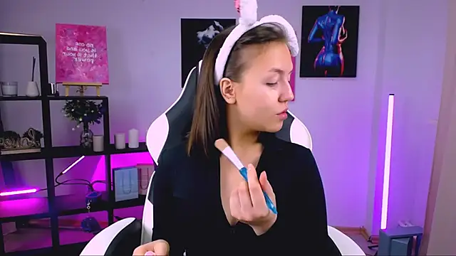 Snapshot of CindySparkl chatting on 11/05/25, 02:22 CindySparkl online show from 11/05/25, 02:22