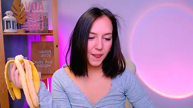 Snapshot of CindySparkl chatting on 11/11/25, 05:29 CindySparkl online show from 11/11/25, 05:29