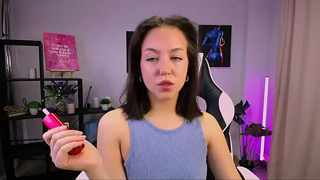 Snapshot of CindySparkl chatting on 11/19/25, 04:56 CindySparkl online show from 11/19/25, 04:56