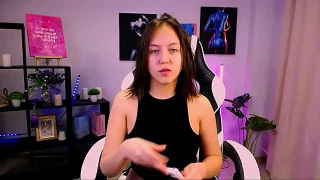 Snapshot of CindySparkl chatting on 11/21/25, 02:21 CindySparkl online show from 11/21/25, 02:21