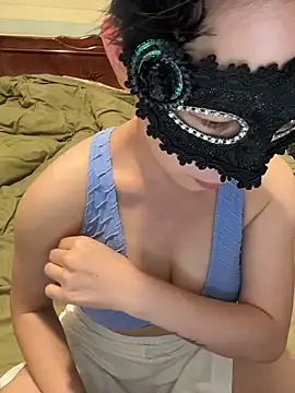 Snapshot of 34E-cocacola chatting on 10/12/25, 02:27 34E-cocacola online show from 10/12/25, 02:27