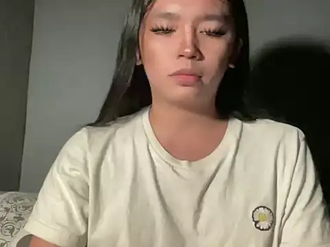 Snapshot of Claudia_Johnson chatting on 11/24/25, 01:00 Claudia Johnson online show from 11/24/25, 01:00