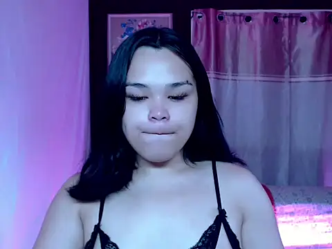 Snapshot of millany69 chatting on 06/11/26, 07:39 millany69 online show from 06/11/26, 07:39