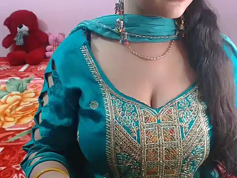 Snapshot of Hot_anika_ chatting on 01/19/26, 04:33 Hot anika online show from 01/19/26, 04:33