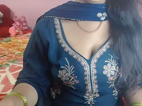 Snapshot of Hot_anika_ chatting on 02/16/26, 12:12 Hot anika online show from 02/16/26, 12:12