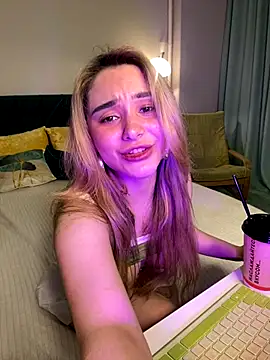 Snapshot of Chloe_Ravens chatting on 10/09/25, 08:18 Chloe Ravens online show from 10/09/25, 08:18