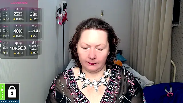 Snapshot of milf_hornys chatting on 10/21/25, 04:19 milf hornys online show from 10/21/25, 04:19