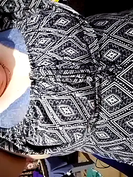 Snapshot of Hnonasix89 chatting on 04/10/26, 11:37 Hnonasix89 online show from 04/10/26, 11:37