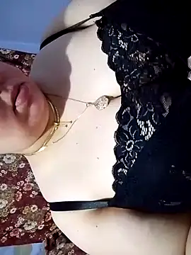 Snapshot of Hnonasix89 chatting on 04/15/26, 08:42 Hnonasix89 online show from 04/15/26, 08:42