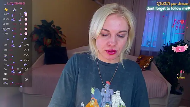 LiSinDoll online show from 03/25/26, 07:14