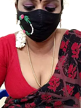 Snapshot of yoga-mithraa chatting on 11/17/25, 02:01 yoga-mithraa online show from 11/17/25, 02:01