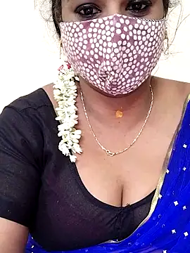 Snapshot of yoga-mithraa chatting on 12/16/25, 04:56 yoga-mithraa online show from 12/16/25, 04:56