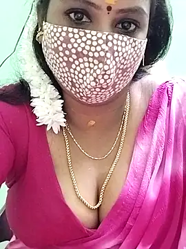 Snapshot of yoga-mithraa chatting on 12/19/25, 06:37 yoga-mithraa online show from 12/19/25, 06:37