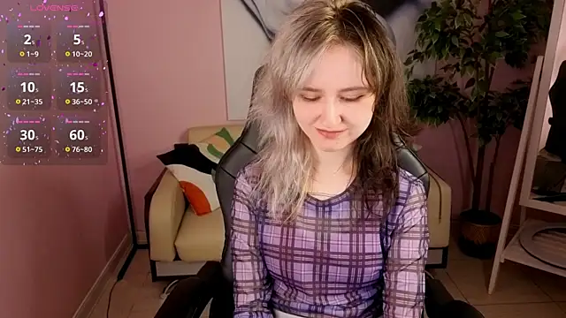 girl next doorr online show from 06/06/26, 01:05