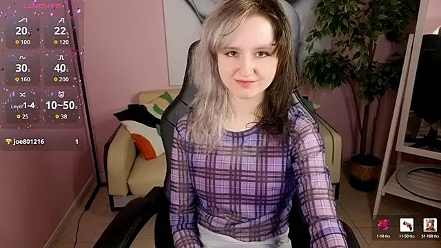 girl next doorr online show from 06/07/26, 12:53