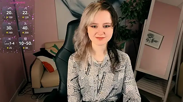 girl next doorr online show from 06/20/26, 01:14