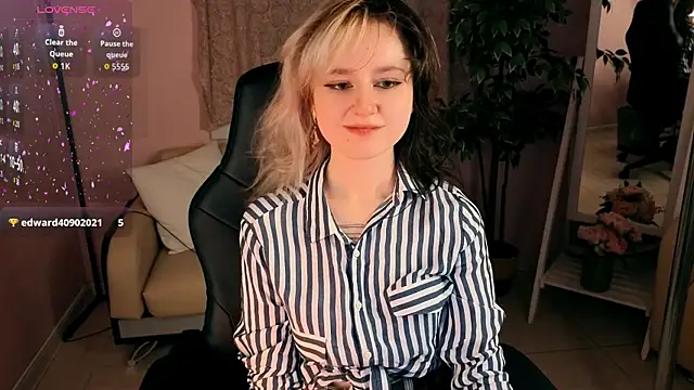 girl next doorr online show from 07/10/26, 01:25