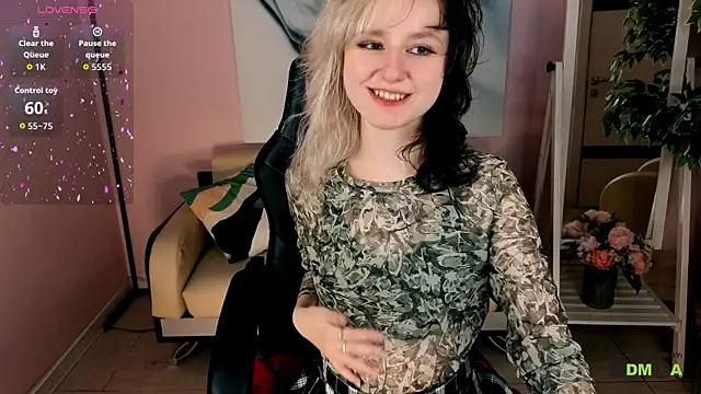 girl next doorr online show from 08/01/26, 01:32