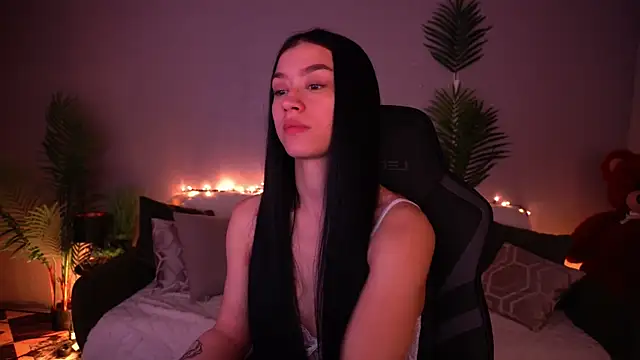 FataleNellie online show from 03/26/26, 09:53