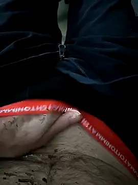 Snapshot of fergi1999 chatting on 11/28/25, 09:01 fergi1999 online show from 11/28/25, 09:01