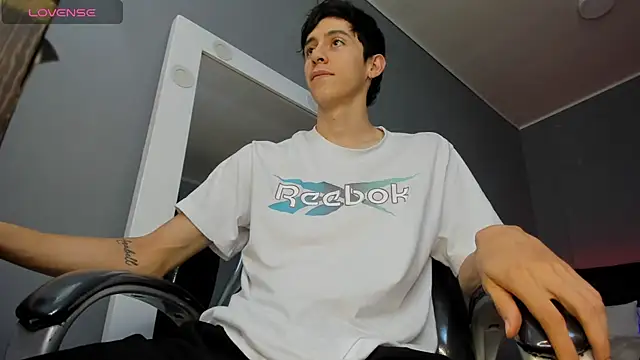 Snapshot of Jhon_snow22 chatting on 09/30/25, 02:11 Jhon snow22 online show from 09/30/25, 02:11