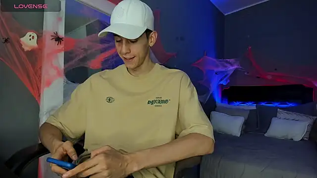 Snapshot of Jhon_snow22 chatting on 10/18/25, 03:35 Jhon snow22 online show from 10/18/25, 03:35