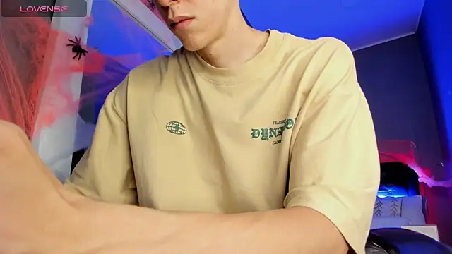 Snapshot of Jhon_snow22 chatting on 10/28/25, 01:14 Jhon snow22 online show from 10/28/25, 01:14