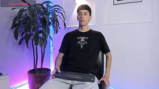 Snapshot of Jhon_snow22 chatting on 11/12/25, 02:01 Jhon snow22 online show from 11/12/25, 02:01