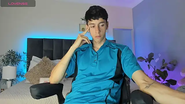 Snapshot of Jhon_snow22 chatting on 11/18/25, 03:05 Jhon snow22 online show from 11/18/25, 03:05