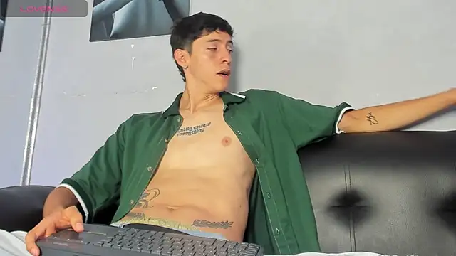 Snapshot of Jhon_snow22 chatting on 11/19/25, 02:06 Jhon snow22 online show from 11/19/25, 02:06