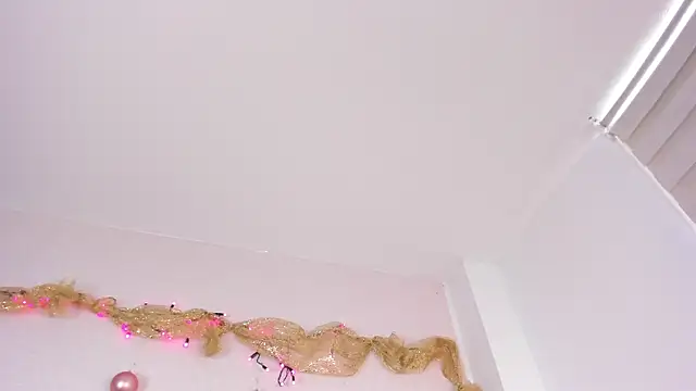 missweetpeach online show from 12/14/25, 07:29