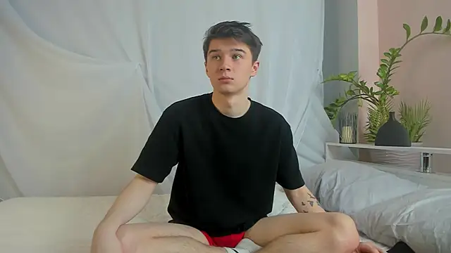 SherlockMax online show from 04/18/26, 03:32