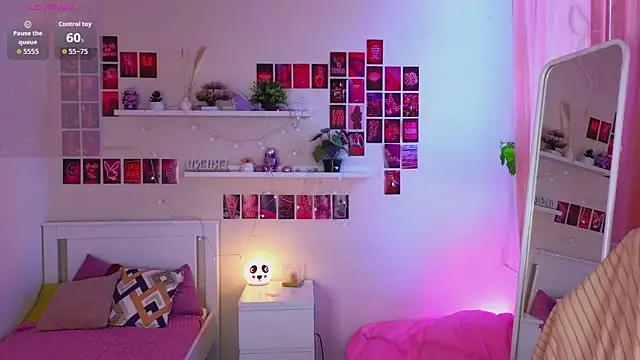 Queen Michelle  online show from 09/14/25, 09:08