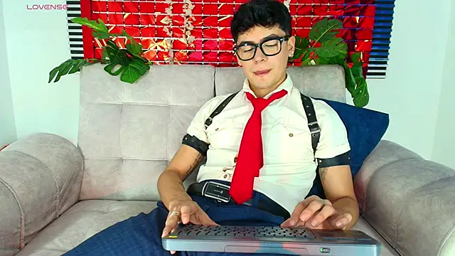 CamiiGuzmanX online show from 02/17/26, 08:48