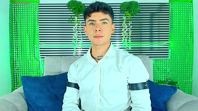 CamiiGuzmanX online show from 03/20/26, 08:14