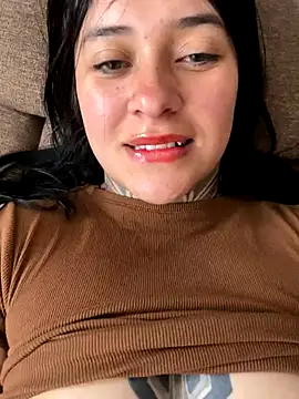 Snapshot of Rouse_07 chatting on 10/27/25, 04:33 Rouse 07 online show from 10/27/25, 04:33