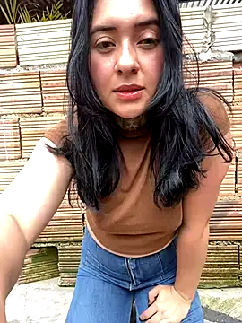 Snapshot of Rouse_07 chatting on 12/02/25, 04:13 Rouse 07 online show from 12/02/25, 04:13