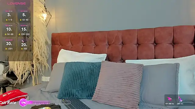 Tania 77  online show from 11/17/25, 12:33