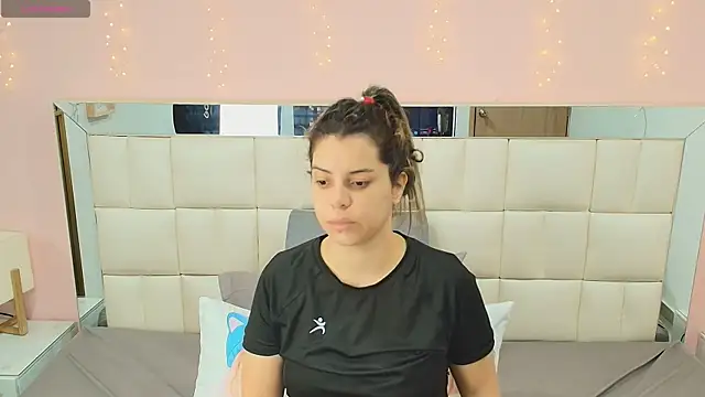 gisell gomez online show from 12/21/25, 12:56