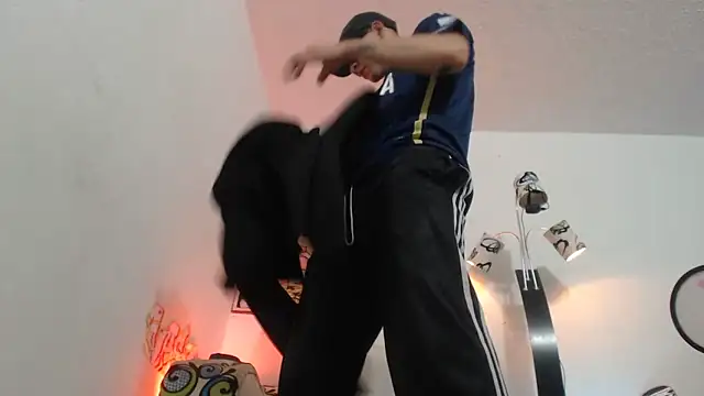 Thomasjons  online show from 03/17/26, 02:38